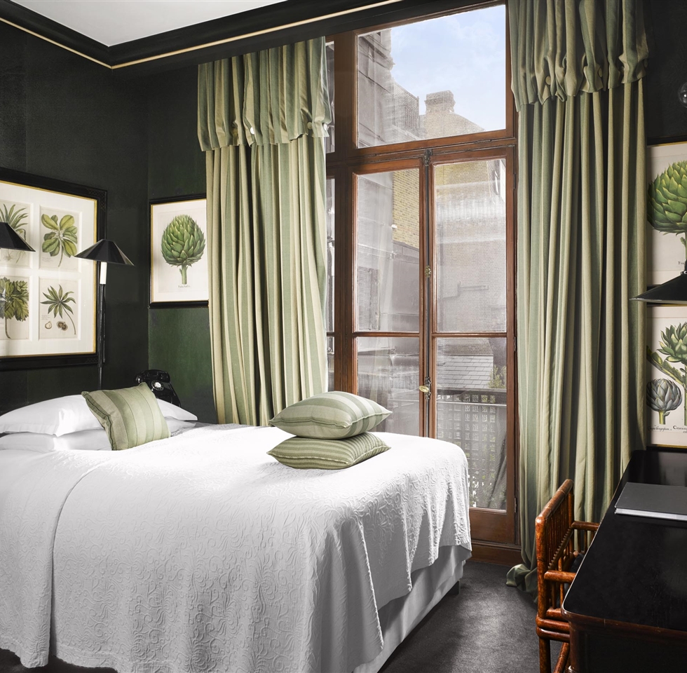 Blakes Hotel London s First 5 Star Boutique Hotel