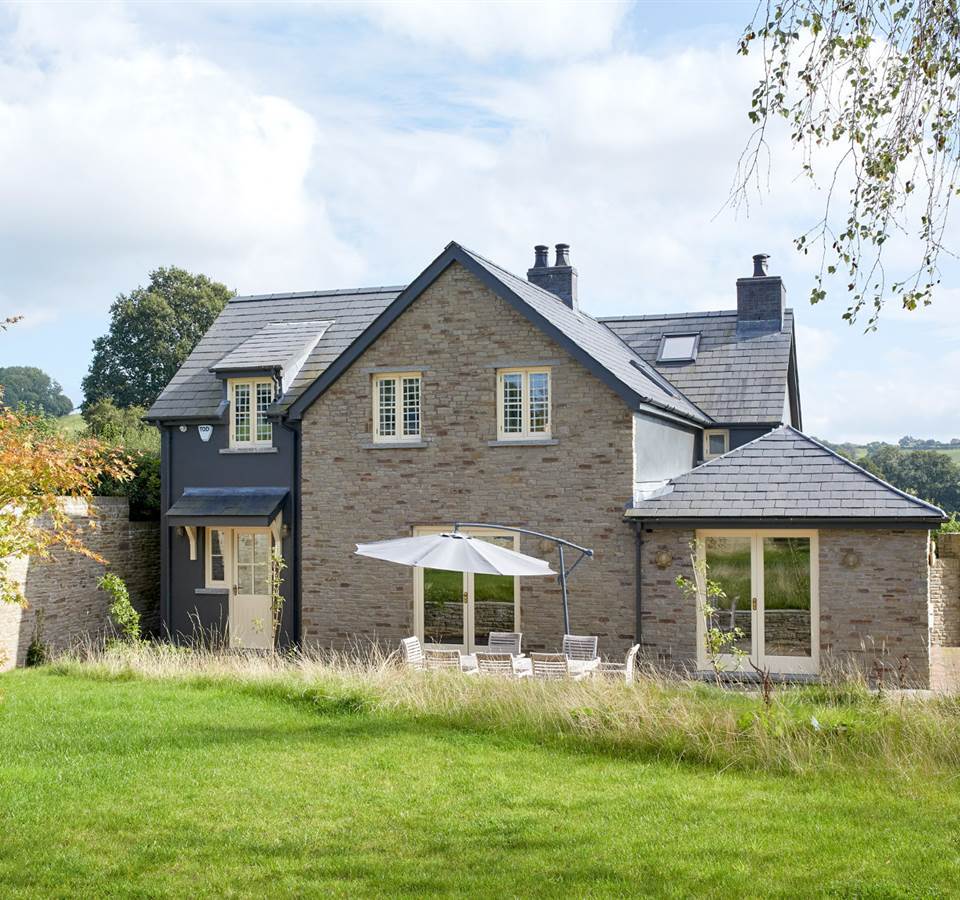 Self catering accommodation fro 6 in Llanvetherine Abergavenny