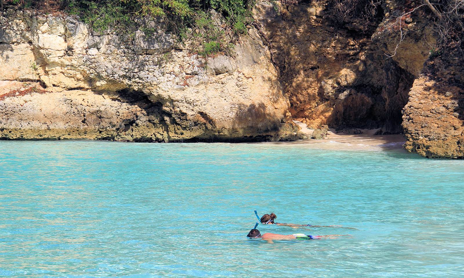 snorkelingcouple
