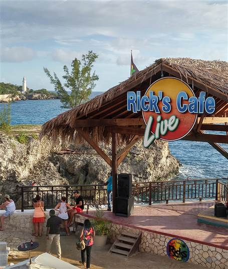 ricks cafe shack on the beach in negril 