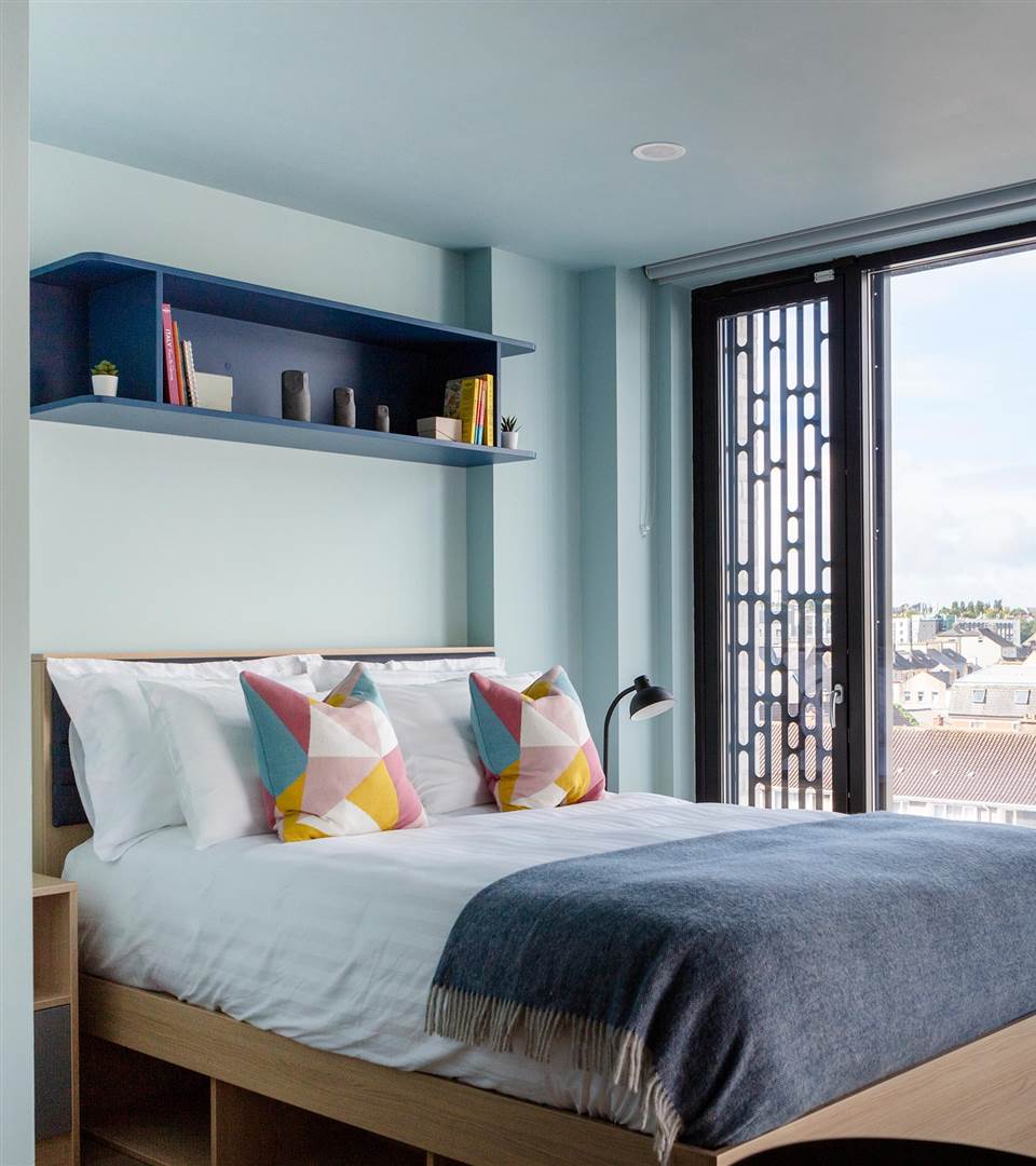 studio bedroom 1