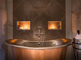 Hotel Suite with Bathroom Essex - Luxury Bathroom UK Hotel