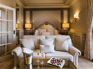 Luxury 4 Star Room in Essex - Down Hall Hotel Suites