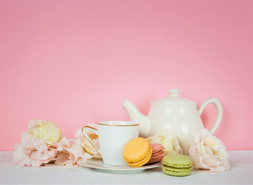 cute tea cup with macaroons (1)
