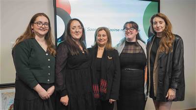 Fáilte curtha roimh Ambasadóir na Palaistíne ag Gael Linn ar lá stairiúil