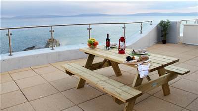 Balcony_bench_penthouse