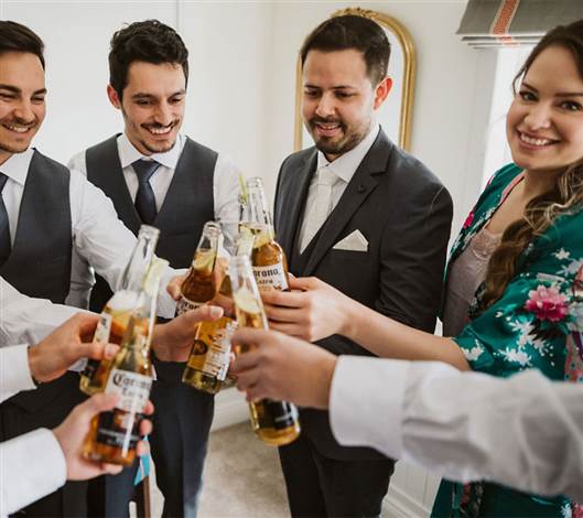 Groom-and-Corona