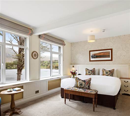 Superior Lake View Room