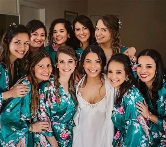 The-Bride-and-the-Gals-getting-ready