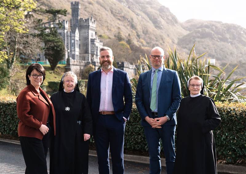 Minister OSullivan with Kylemore Team