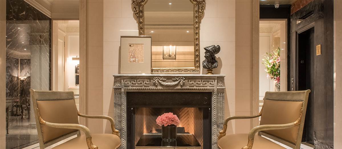 Lobby Fireplace Lounge