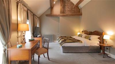 Mini Suite luxury accommodation in Cort at Maryborough