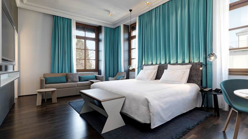 Luxury 4-Star Lakeside Room in Geneva - Switzerland Lakeside Room