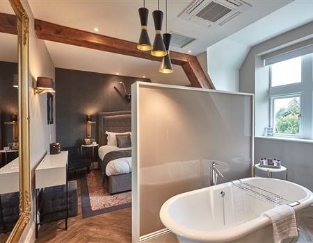 Luxury Hotel Suites bath in Cheadle, Manchester