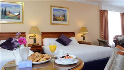 Deluxe Twin accommodation in Eyre Square, Galway. Park House Hotel