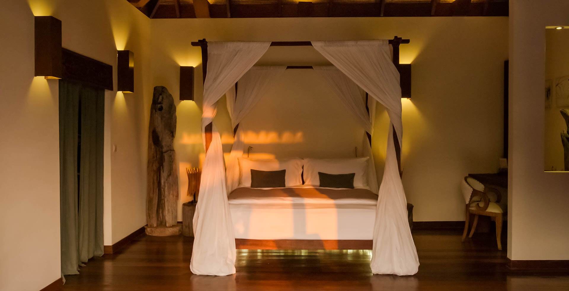 King-size bed in Royal Villa 