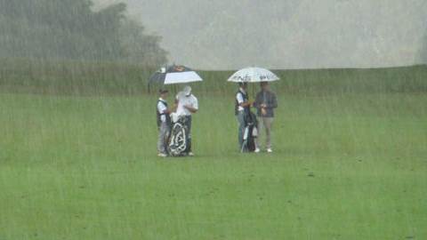 Tips for golfing in the rain